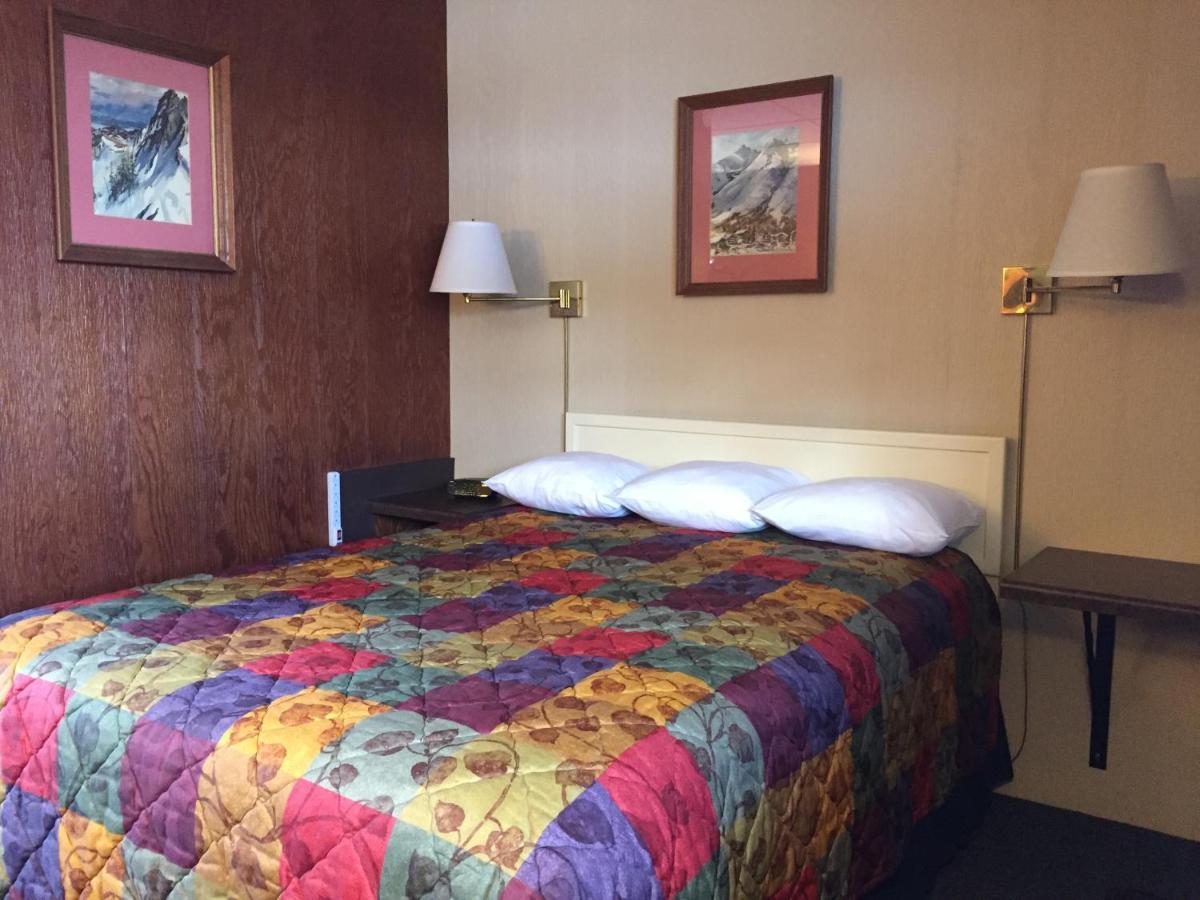 Indianhead Motel Ironwood Extérieur photo
