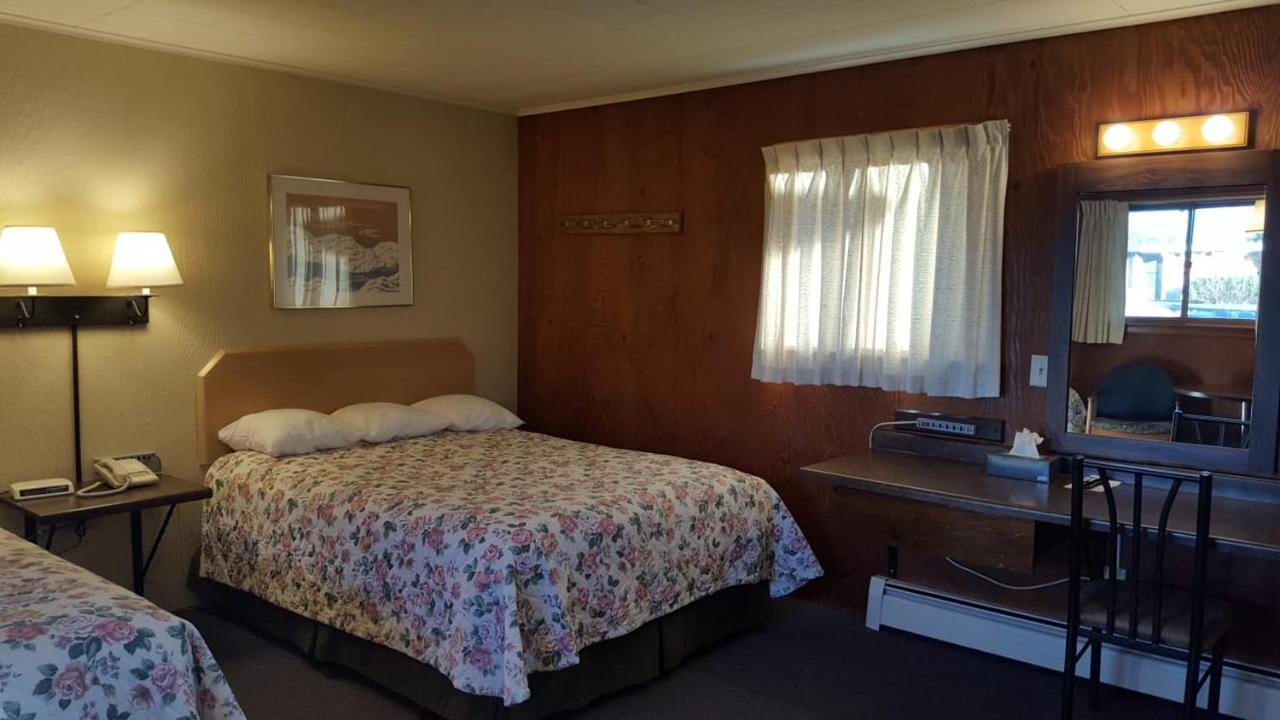 Indianhead Motel Ironwood Extérieur photo